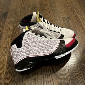 Jordan 23’s All Star size 10. Beautiful shoe